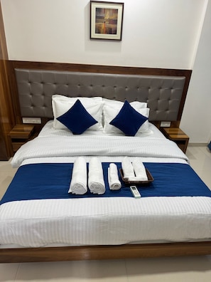 3 habitaciones, tabla de planchar con plancha, wifi y ropa de cama