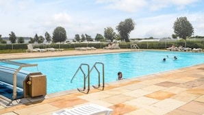 Hus | Pool