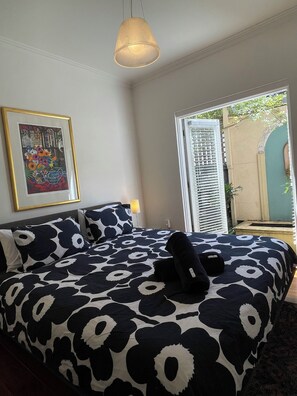 2 chambres, fer et planche à repasser, Wi-Fi, draps fournis