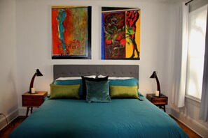2 bedrooms, iron/ironing board, WiFi, bed sheets - Wooster Gem - Walk to Pizza & Yale! - FREE Parking and Laundry (New Haven)