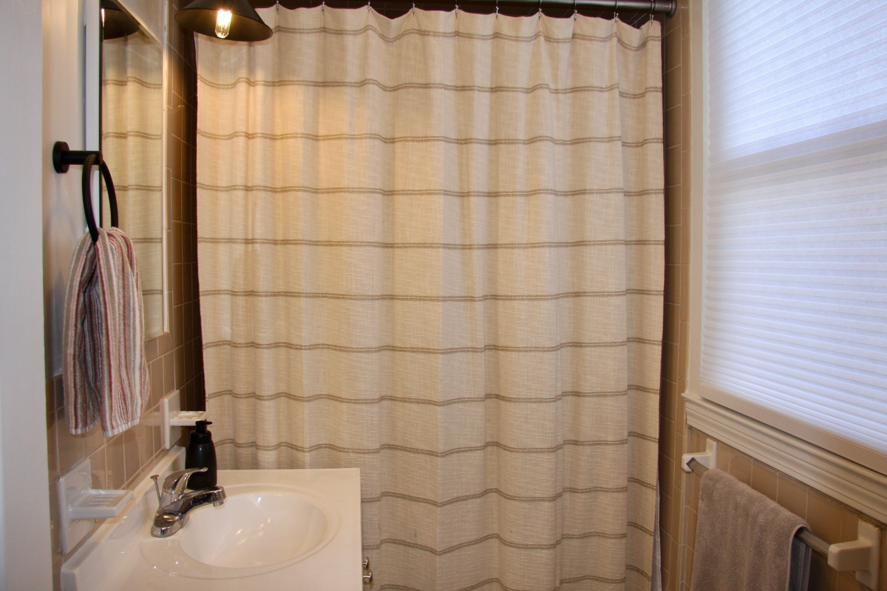 Hårtørrer, håndklæder, Sæbe, Toiletpapir