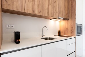 Fridge, microwave, coffee/tea maker, electric kettle