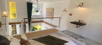 Cabana 88 - designer loft by the beach with infrared sauna