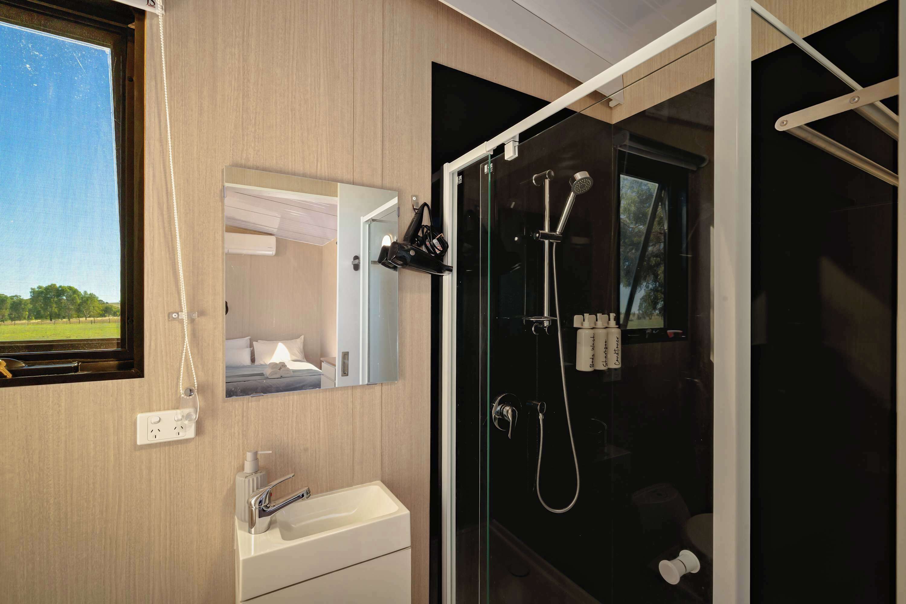 Shower, hair dryer, towels