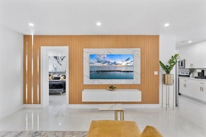 Interior - GoldLuxe with Outdoor Paradise (Miami)