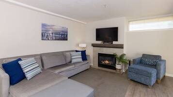 TV, fireplace, offices