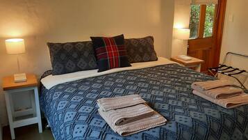 1 habitación, escritorio, tabla de planchar con plancha y wifi gratis