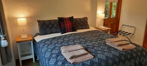 1 chambre, bureau, fer et planche à repasser, Wi-Fi gratuit