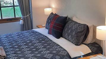 1 bedroom, desk, iron/ironing board, free WiFi