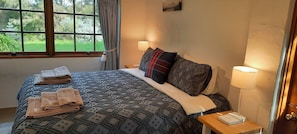 1 chambre, bureau, fer et planche à repasser, Wi-Fi gratuit