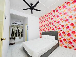 3 slaapkamers, een bureau, een strijkplank/strijkijzer, gratis wifi