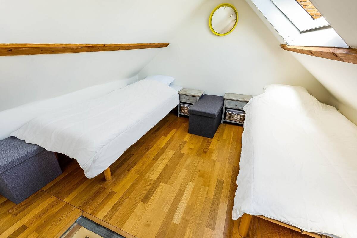1 Schlafzimmer, individuell eingerichtet
