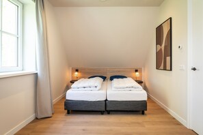 14 bedrooms, individually furnished, bed sheets - Pretty Holiday Home in De Koog Texel With Garden (De Koog)