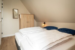 Comfort House, 4 Bedrooms - Pretty Holiday Home in De Koog Texel With Garden (De Koog)