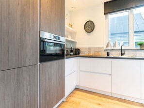 Classic House, 3 Bedrooms | Private kitchen