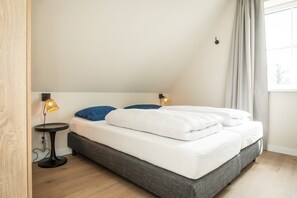 14 bedrooms, individually furnished, bed sheets - Pretty Holiday Home in De Koog Texel With Garden (De Koog)