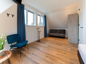 14 Schlafzimmer, individuell eingerichtet, Bettwäsche