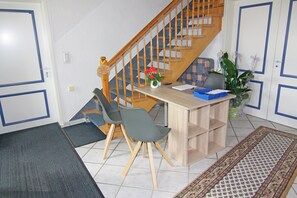Classic Apartment, 1 Bedroom | Reception