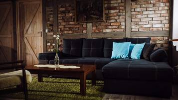 Comfort-Apartment, 3 Schlafzimmer | Wohnzimmer | Kamin