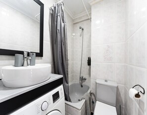 클래식 아파트, 침실 1개 | 욕실 | 샤워 시설