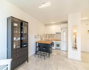 컴포트 아파트, 침실 2개 | 다이닝