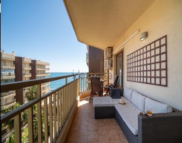 컴포트 아파트, 침실 2개 | 발코니