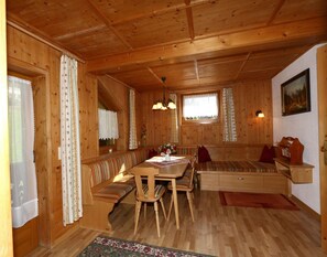Dining - Apartment in Mayrhofen With a Balcony (Brandberg)