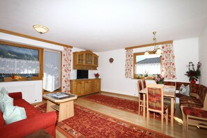 Comfort Apartment, 3 Bedrooms | Living room - Apartment in Mayrhofen With a Balcony (Brandberg)