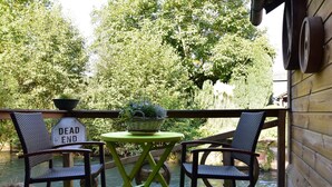 Balcony - Cozy Chalet in Ponchel With Pond (Vitz-sur-Authie)