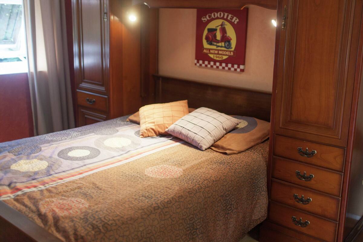 Classic House, 1 Bedroom | 3 bedrooms, individually furnished, bed sheets