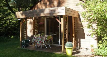 Cozy Chalet in Ponchel With Pond