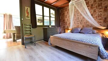 Comfort House, 2 Bedrooms | 3 bedrooms, individually furnished, bed sheets