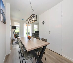 Dining - Amazing Holiday Home With Terrace (Simonshaven)