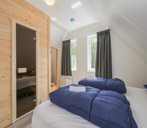 4 bedrooms, individually furnished, bed sheets