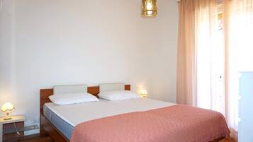 6 bedrooms, individually furnished