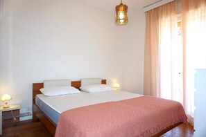 6 chambres, ameublement personnalisé