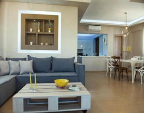 Deluxe Villa, 3 Bedrooms | Living room | DVD player