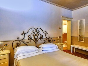 Deluxe Apartment, 1 Bedroom | 4 bedrooms, bed sheets - Attractive Apartment With Paid Sauna (Monteverdi Marittimo)