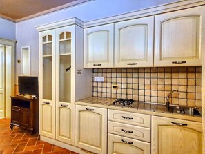 Private kitchen - Attractive Apartment With Paid Sauna (Monteverdi Marittimo)