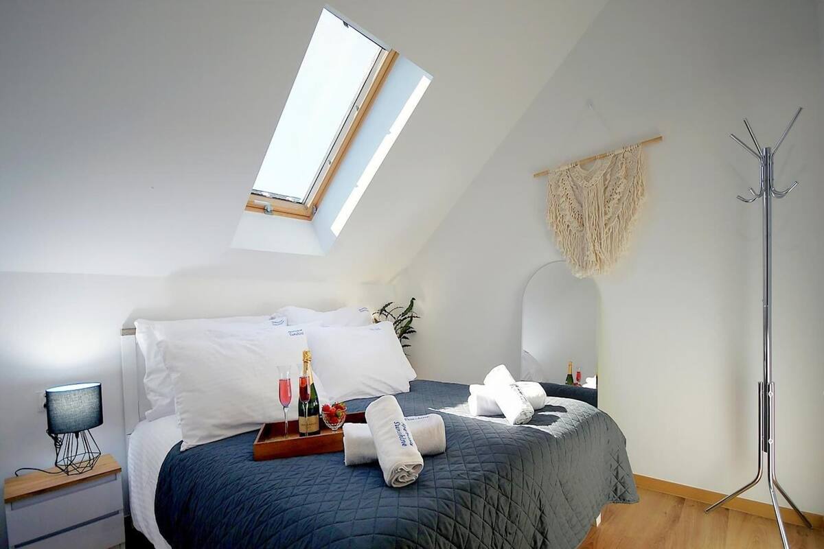 Hus Comfort - 3 sovrum | 20 sovrum, unika möbler och sängkläder
