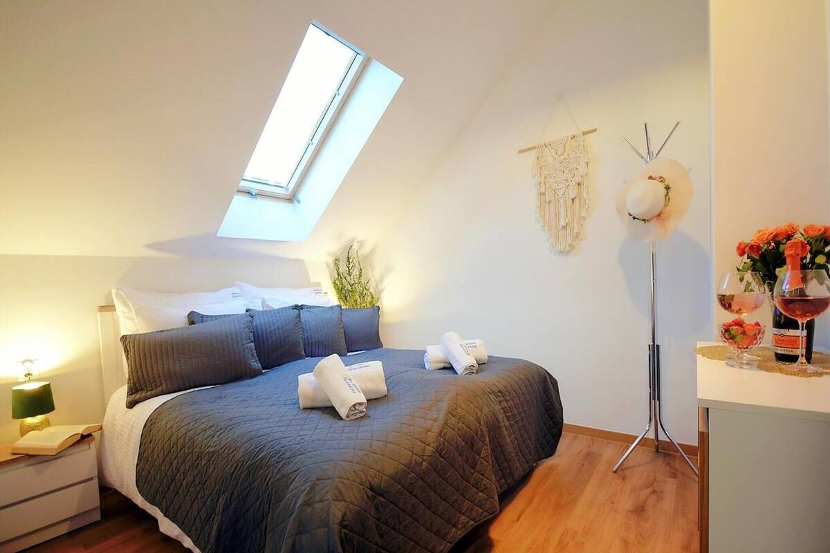 Comfort House, 3 Bedrooms | 20 bedrooms, individually furnished, bed sheets