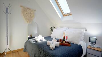 Superior House, 3 Bedrooms | 20 bilik tidur, dilengkapkan perabot secara berasingan, cadar katil