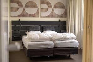 7 habitaciones, muebles diferentes y ropa de cama