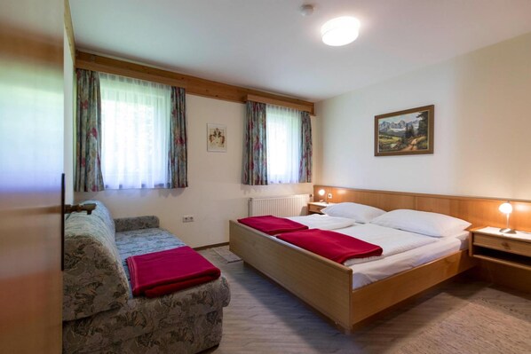 2 bedrooms, bed sheets