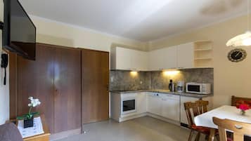 Classic Apartment, 2 Bedrooms | Private kitchen | Fridge, oven, dishwasher, coffee/tea maker