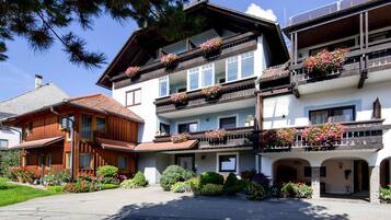 Classic Apartment, 2 Bedrooms | Exterior