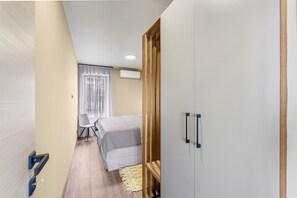 Deluxe Villa, 3 Bedrooms | 7 bedrooms, individually furnished, bed sheets