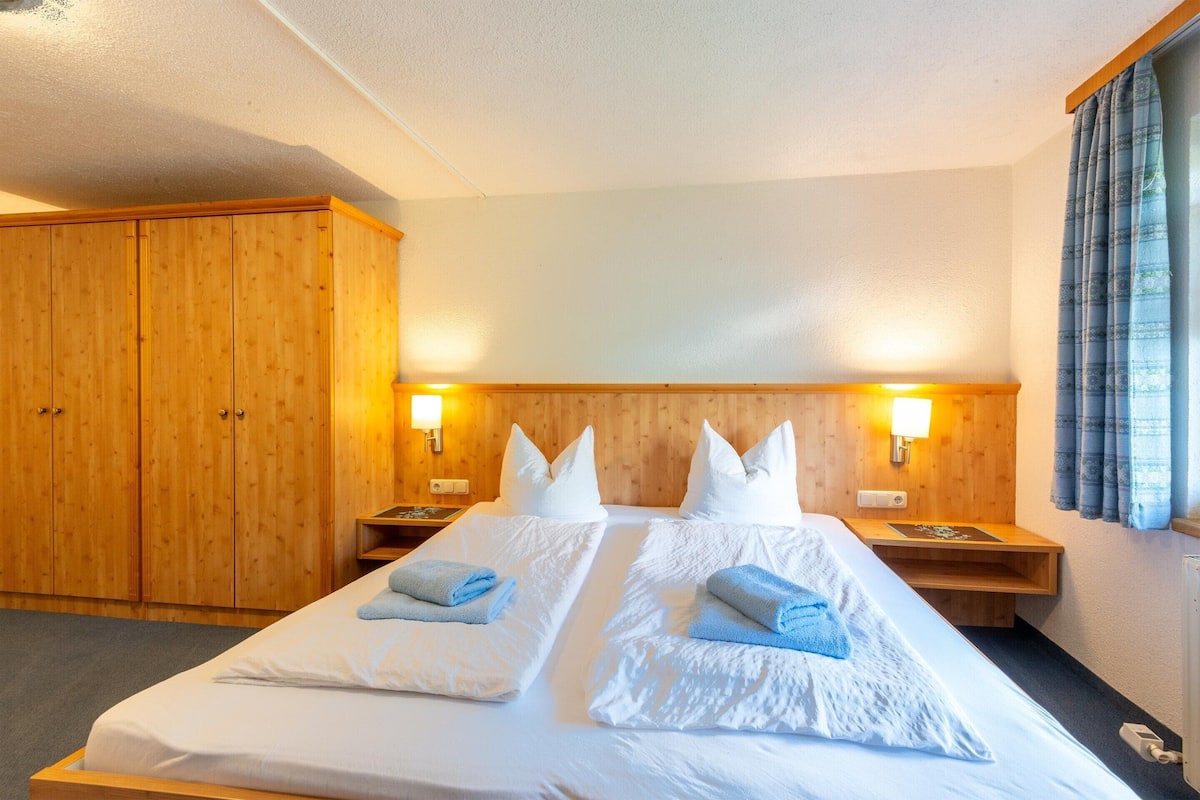 3 bedrooms, individually furnished, bed sheets