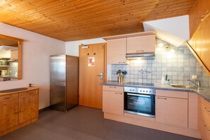 Comfort-huoneisto, 2 makuuhuonetta | Yksityinen keittiö | Jääkaappi, mikroaaltouuni, uuni, astianpesukone