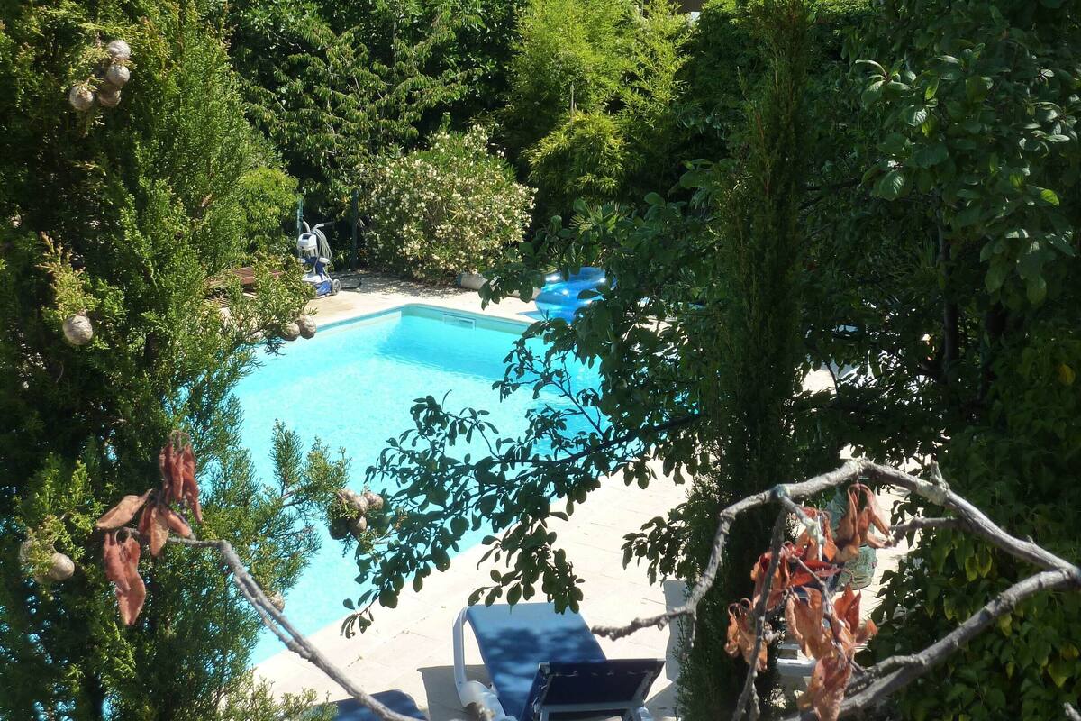 Classic House, 3 Bedrooms | Garden